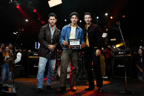 Penampilan Jonas Brothers di World Series 2025 Tuai Reaksi Bingung dari Fans MLB