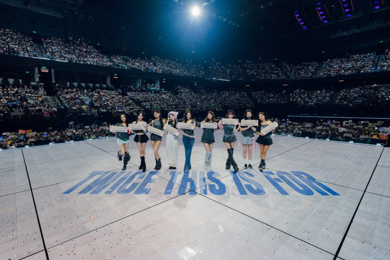 TWICE Resmi Rilis Tanggal World Tour 2026 “In-The-Round”