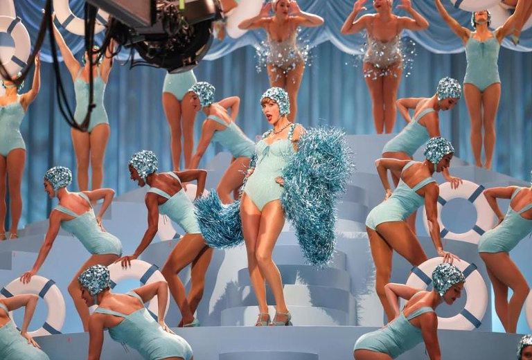 Taylor Swift Puncaki Billboard 200 Selama Sebulan Lewat Album Terbaru ‘The Life of a Showgirl’
