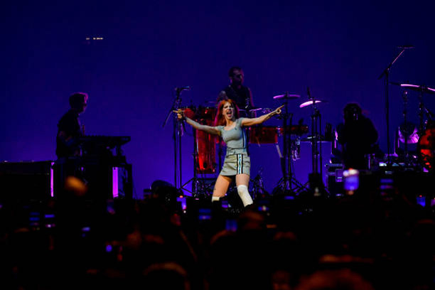 Hayley Williams Diam-Diam Umumkan Jadwal Tur 2026, Penggemar Antusias!