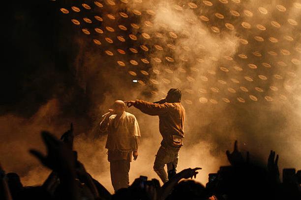 Travis Scott Kejutkan Penonton di Jepang, Hadirkan Kanye West dalam Penampilan Spesial