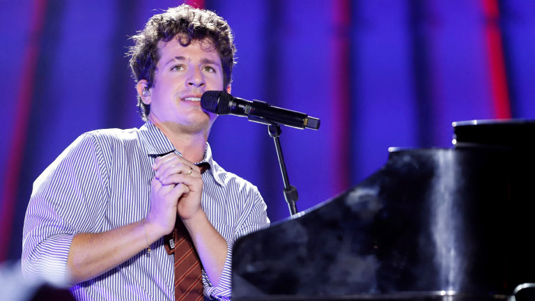 Charlie Puth Alami Anxiety Attack di Hot Ones, Sebut Lagu Kebangsaan sebagai Lagu Tersulit di Dunia